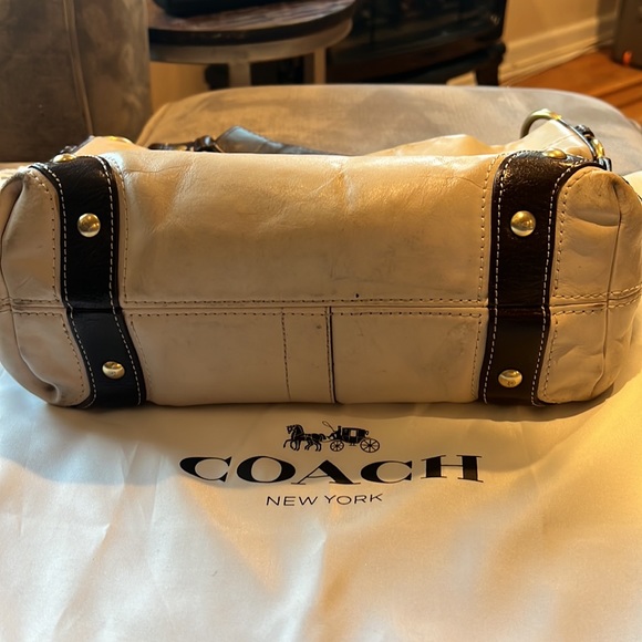 Coach Crème Leather Purse - Picture 6 of 6